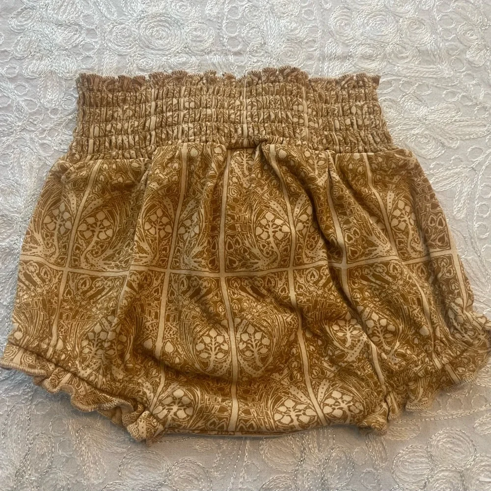 NWT Darling Kate Quinn Tan Gold Patterned Baby Bloomers Sz 12-18M